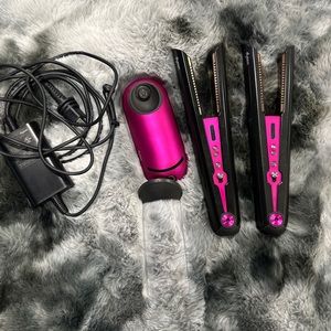 Sold!! 2 Dyson Corrale Hair Straightener Charging Module and A Charger.